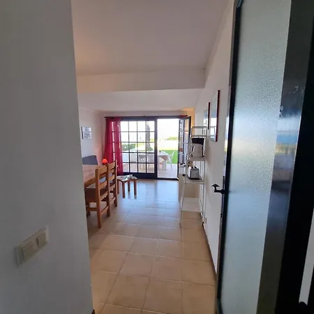 Appartamento En L'escala Con Terraza Cerca De La Playa - Hisp-236-127
