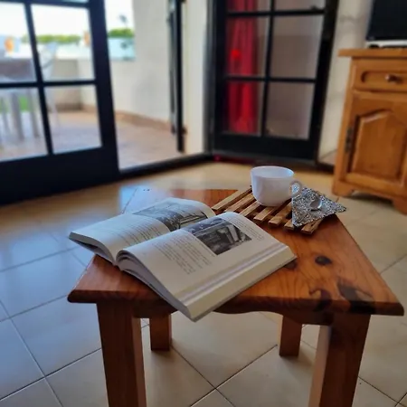 Appartamento En L'escala Con Terraza Cerca De La Playa - Hisp-236-127