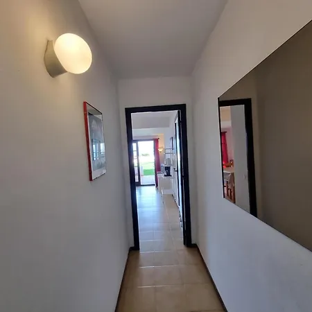 En L'escala Con Terraza Cerca De La Playa - Hisp-236-127 Appartamento